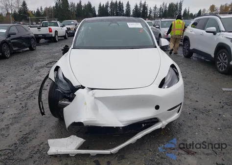 2024 Tesla Model Y Long Range Dual Motor All-Wheel Drive from USA, damaged, VIN 7SAYGAEE1RF122280
